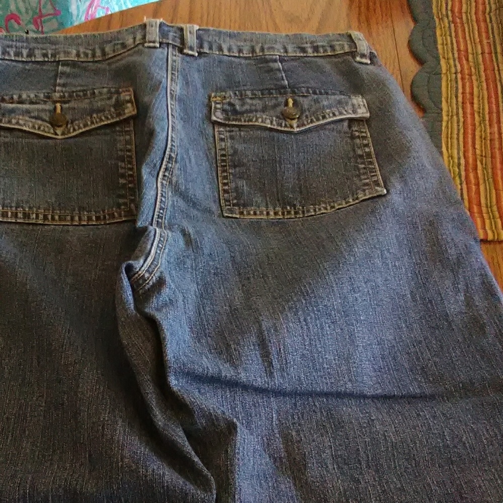 Capris - Picture 3 of 3